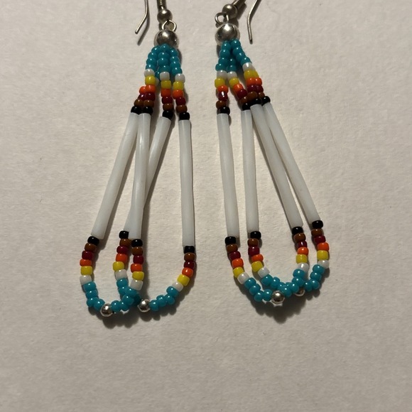 Native American Navajo Handmade Beaded Earrings - Picture 3 of 4